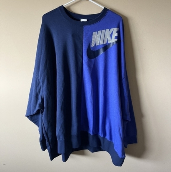 Women's Nike Crewneck - Picture 1 of 3